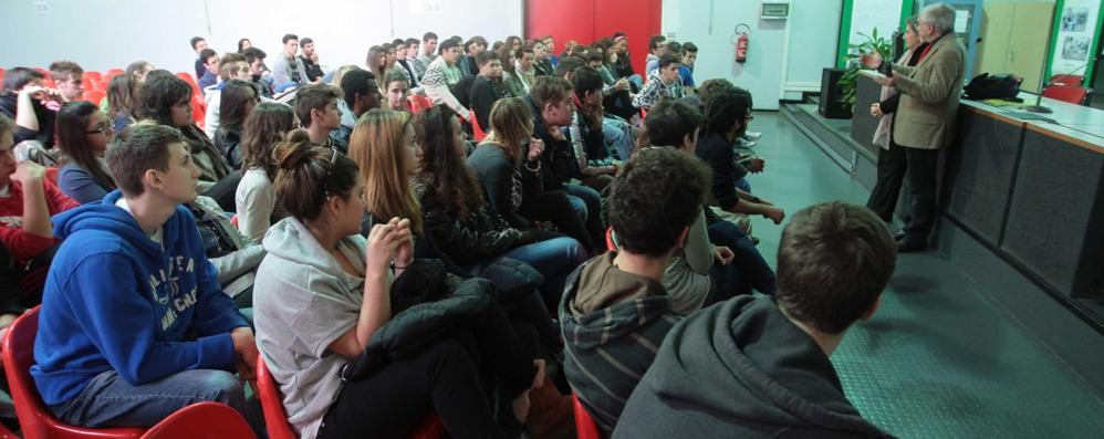 Monza, studenti dell’Istituto Mapelli