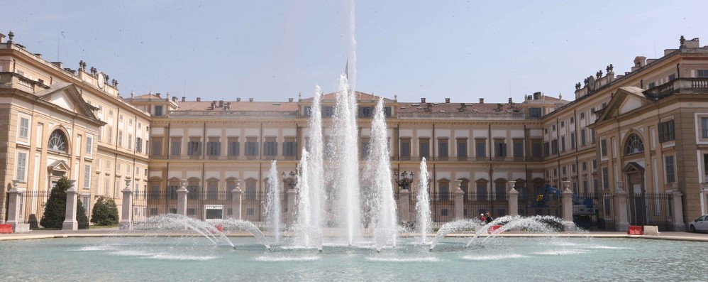La fontana della Villa reale riaccesa