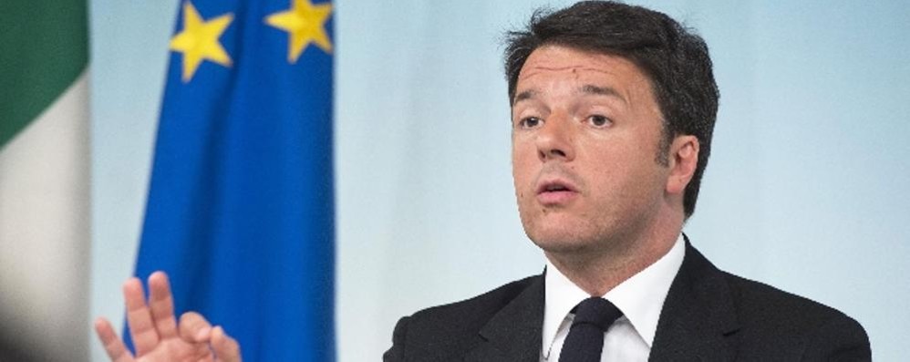 Renzi incontra i sindaci sul Def, Fassino: «Ha detto che non prevede nuovi tagli sui Comuni»