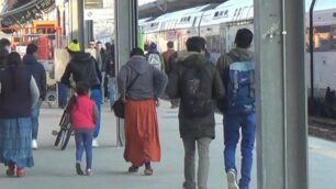 Saronno-Seregno, fermata Ceriano-Groane: cronache dal treno dello spaccio