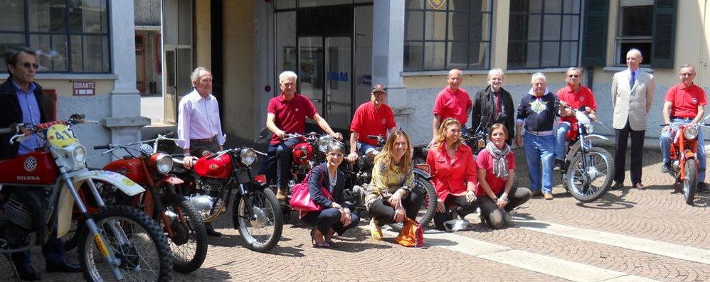 Gilera schierate per la conferenza stampa di presentazione del Raduno internazionale