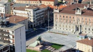 Il municipio di Mon za affacciato su piazza Trento e Trieste
