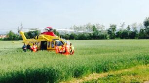 L’elisoccorso arrivato in via Grandi ad Arcore