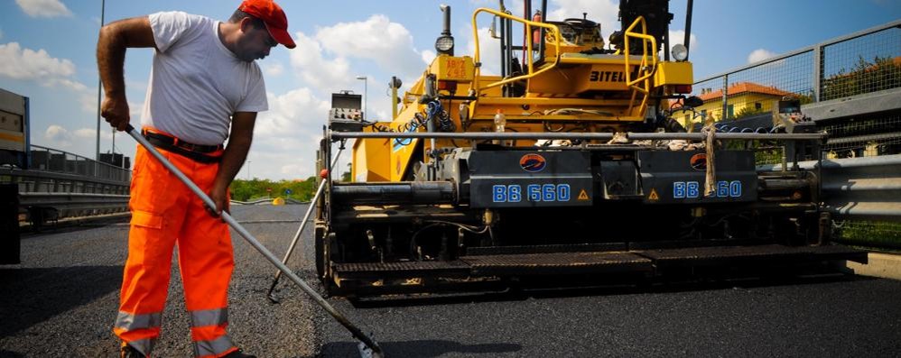 Lentate sul Seveso - In Lentate e altre comnuni, sperando nel bel tempo, da settimana prossima e fino a metà giugno i lavori di rifacimento dell’asfalto su tratti provinciali