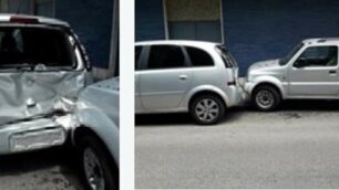 Due foto delle auto danneggiate pubblicate sul gruppo Facebook “Sei di Monza se...”