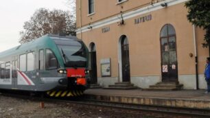 Il Besanino di passaggio alla stazione di Besana Brianza