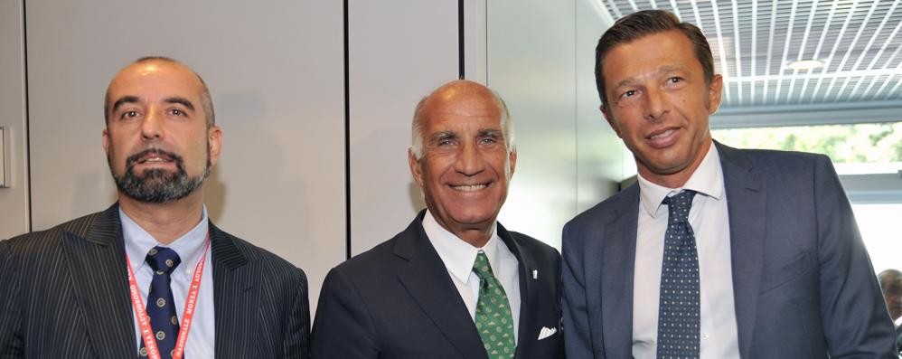 Monza - Angelo Sticchi   Damiani, al centro, con Ivan Capelli, presidente dell’Aci Milano,  e  Andrea Dell’Orto, presidente di Sias  (Elle Emme)