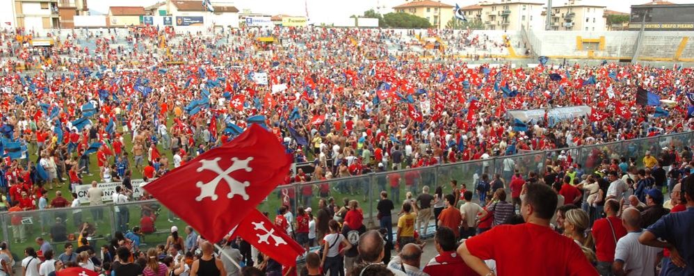 Calcio, la finale tra Pisa e Monza nel 2007: l’invasione dei toscani dopo la promozione in B