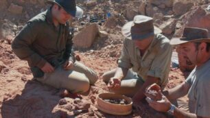 Cristiano Dal Sasso, primo a destra, nel Sahara durante una spedizione