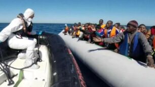 Uns occorso in mare ai profughi