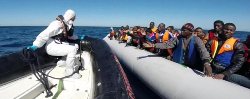 Uns occorso in mare ai profughi