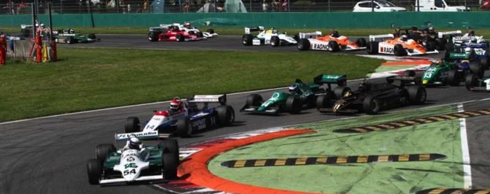 Auto in pista per la Coppa Intereuropa a Monza (foto Autodromo nazionale)