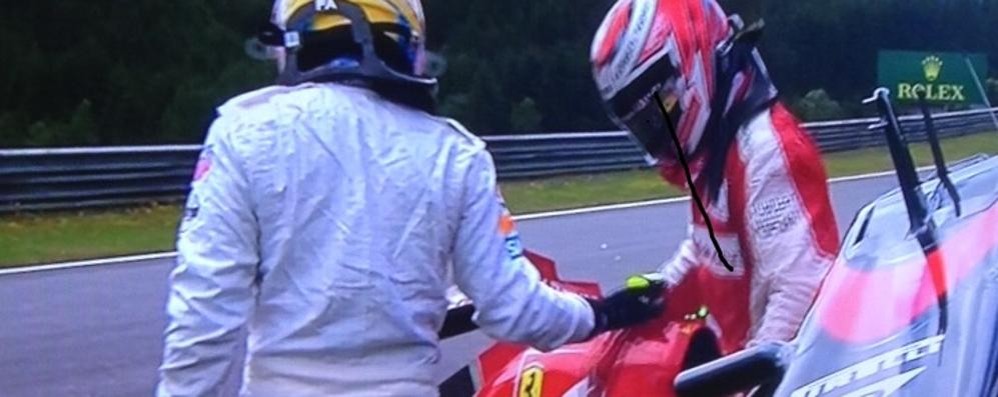 Fernando Alonso si rassicura delle condizioni di Raikkonen dopo l’incidente nel Gp d’Austria