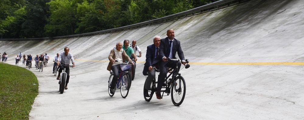 Monza, Scanagatti e Capelli in tandem sulle sopraelevate all’inaugurazione dell’Infopoint dell’autodromo (foto Autodromo)