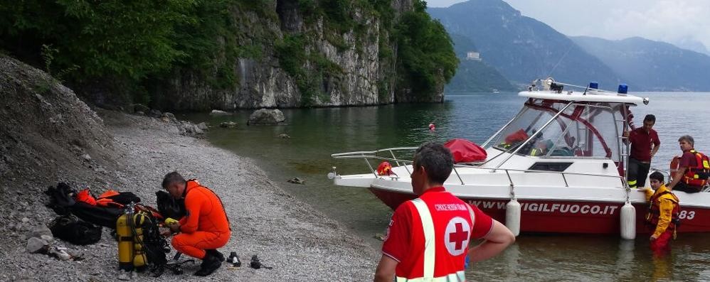 Lecco, recuperato il corpo del sub seregnese scomparso lunedì in acqua