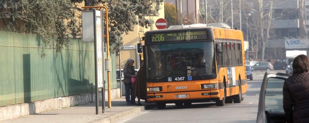 Monza Autobus Net via Borsa