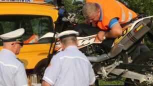 La moto del 45 enne caduto in viale Fermi di Monza