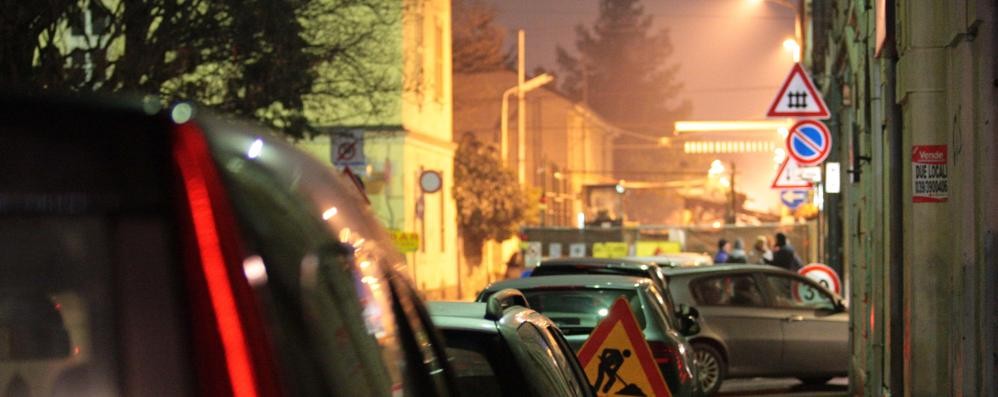 Sosta selvaggia i via Bergamo e dintorni: comminate 175 sanzioni