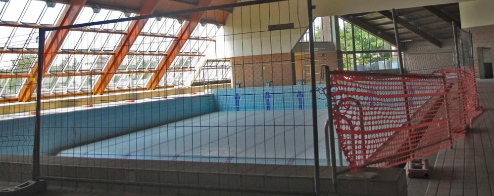 Lavori in corso alla piscina di Brugherio: l'impianto riapre il 18 luglio 2015 (foto facebook/Comune di Brugherio)