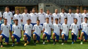 Seregno - I giocatori del nuovo Seregno in posa allo stadio Ferruccio