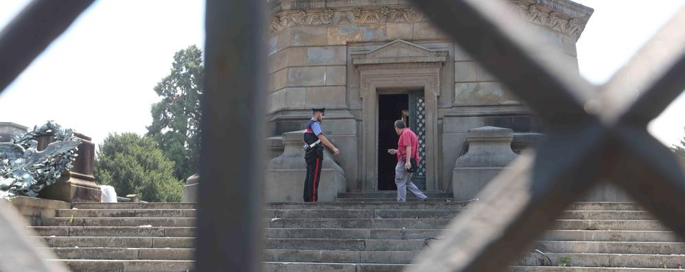 I carabinieri alla cappella espiatoria di Monza dopo il furto
