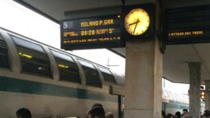 foto treno stazione monza