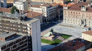 Piazza Trento e il municipio di Monza