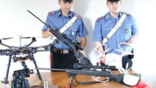 Fucili e un drone con telecamera tra il materiale sequestrato dai carabinieri di Lissone