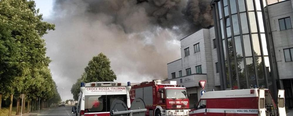 Incendio a Nova Milanese: i soccorsi sul posto