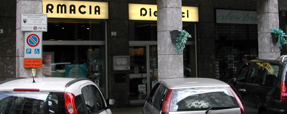 La farmacia rapinata a Lissone