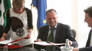 LA firma del protocollo di intesa tra Regione e Provincia