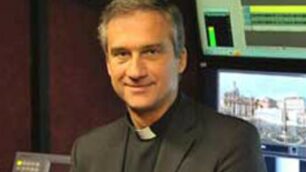 Monsignor Viganò è il primo prefetto per l’informazione in Vaticano: dall’Osservatore a Twitter