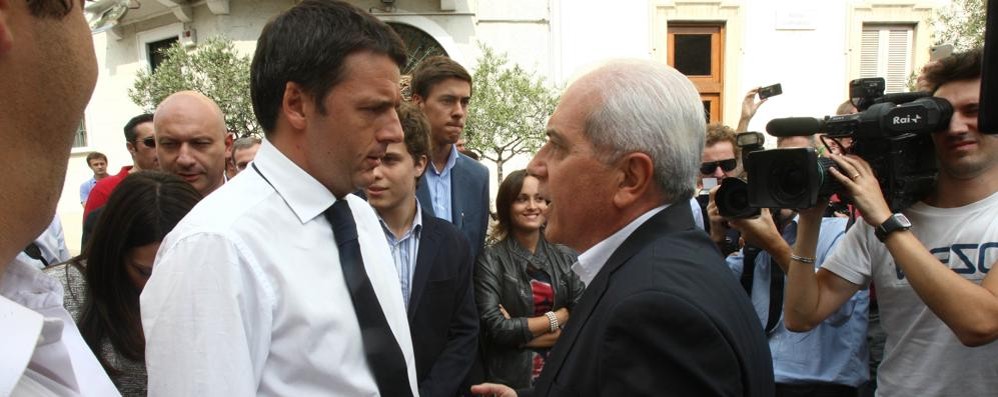 Matteo Renzi e Roberto Scanagatti faccia a faccia a Monza in occasione delle primarie del Pd