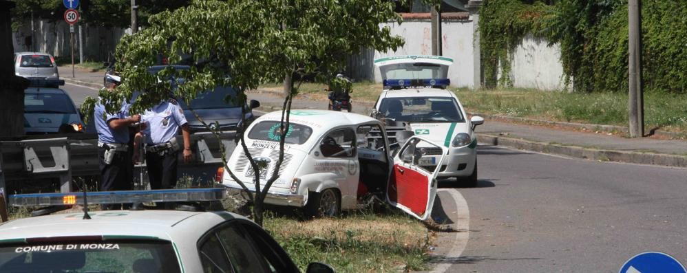 Monza - Via Boccaccio, il luogo dove è accaduto l’incidente con la vecchia Seicento sulla quale viaggiava l’imprenditore