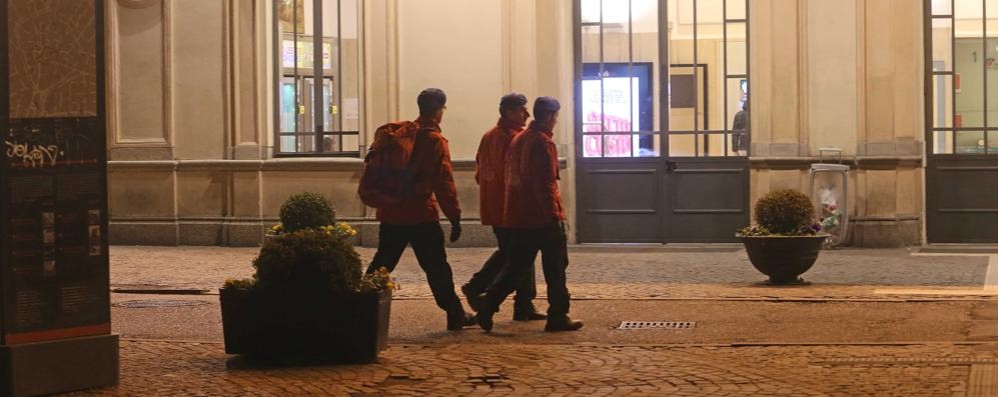 Servizio notturno dei City Angels alla stazione Fs di Monza