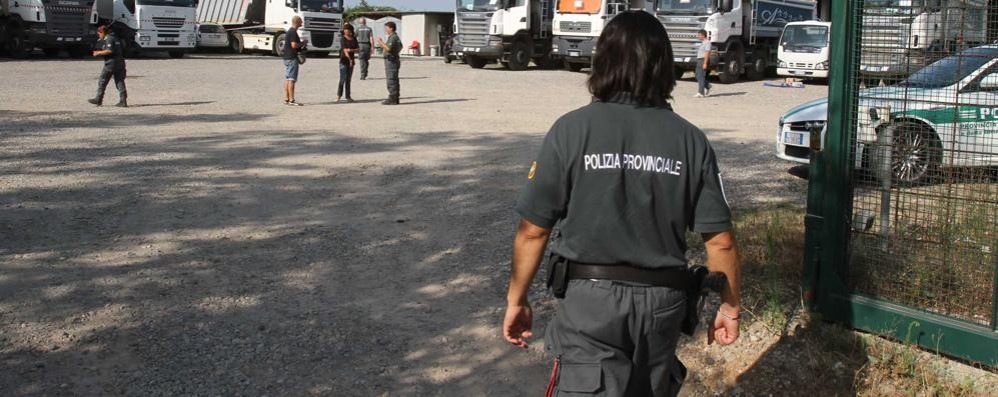 Un’operazione della polizia provinciale (foto d’archivio)