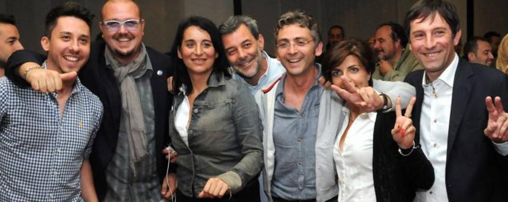 Seregno, Edoardo Mazza festeggiato dopo la vittoria delle elezioni amministrative
