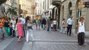 Rissa in centro a Monza per uno sguardo di troppo a una ragazza