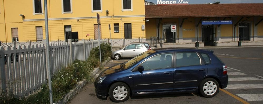 Monza, il parcheggio di piazza Castello