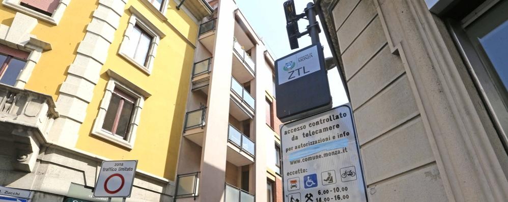 Monza, un varco di accesso alla Ztl