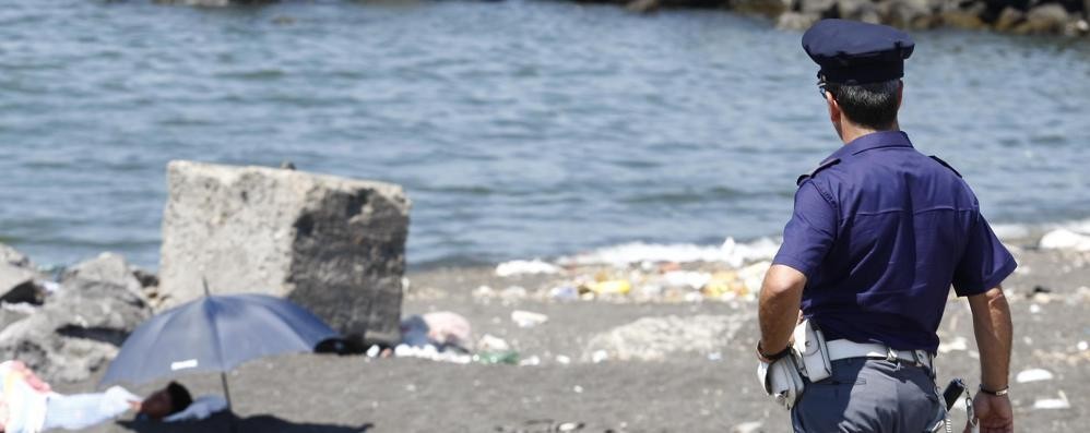 Polizia sulle spiagge di Rimini