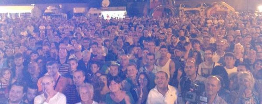 Il pubblico di Salvini ad Arcore nella foto postata dal leghista su Twitter