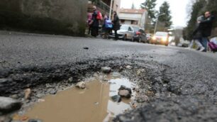 Buche stradali, appello della Provincia al governo per risolvere il problema