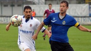 Calcio, il capitano del Seregno Matteo Viganò contro il Lecco