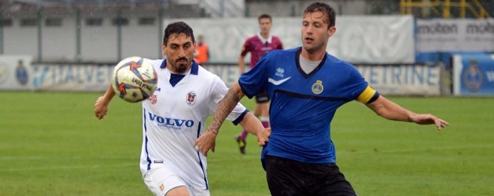 Calcio, il capitano del Seregno Matteo Viganò contro il Lecco