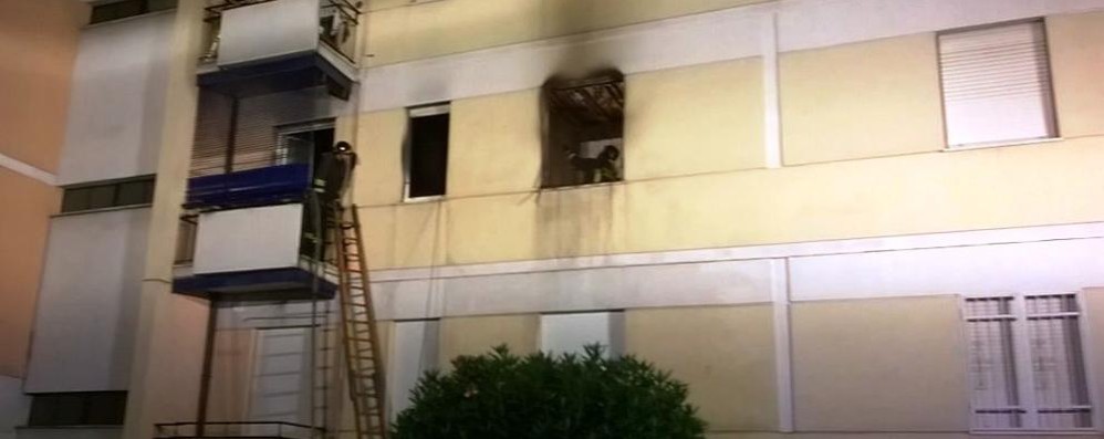 Vigili del fuoco al lavoro a Desio
