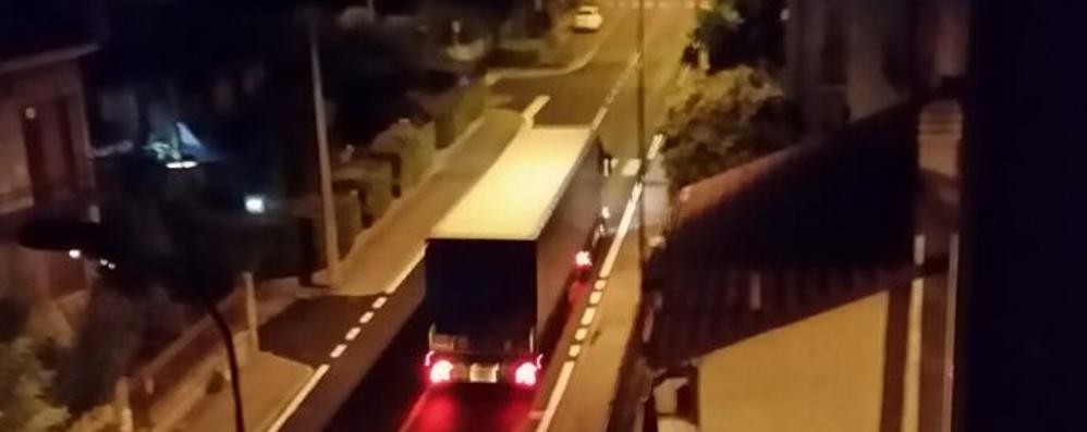 Un’immagine tratta dal video realizzato in notturna dai residenti