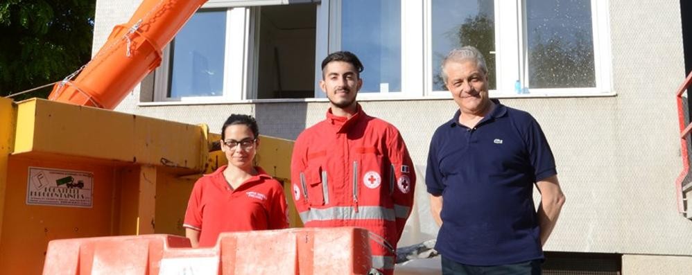 Luigi Rotondo (a destra) presidente della Croce rossa di Paderno Dugnano