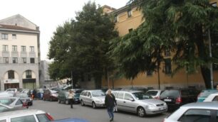 Monza, via Anita Garibaldi è normalmente molto frequentata