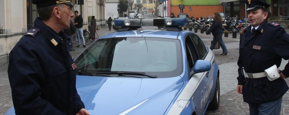 Una pattuglia della polizia di stato di Monza
